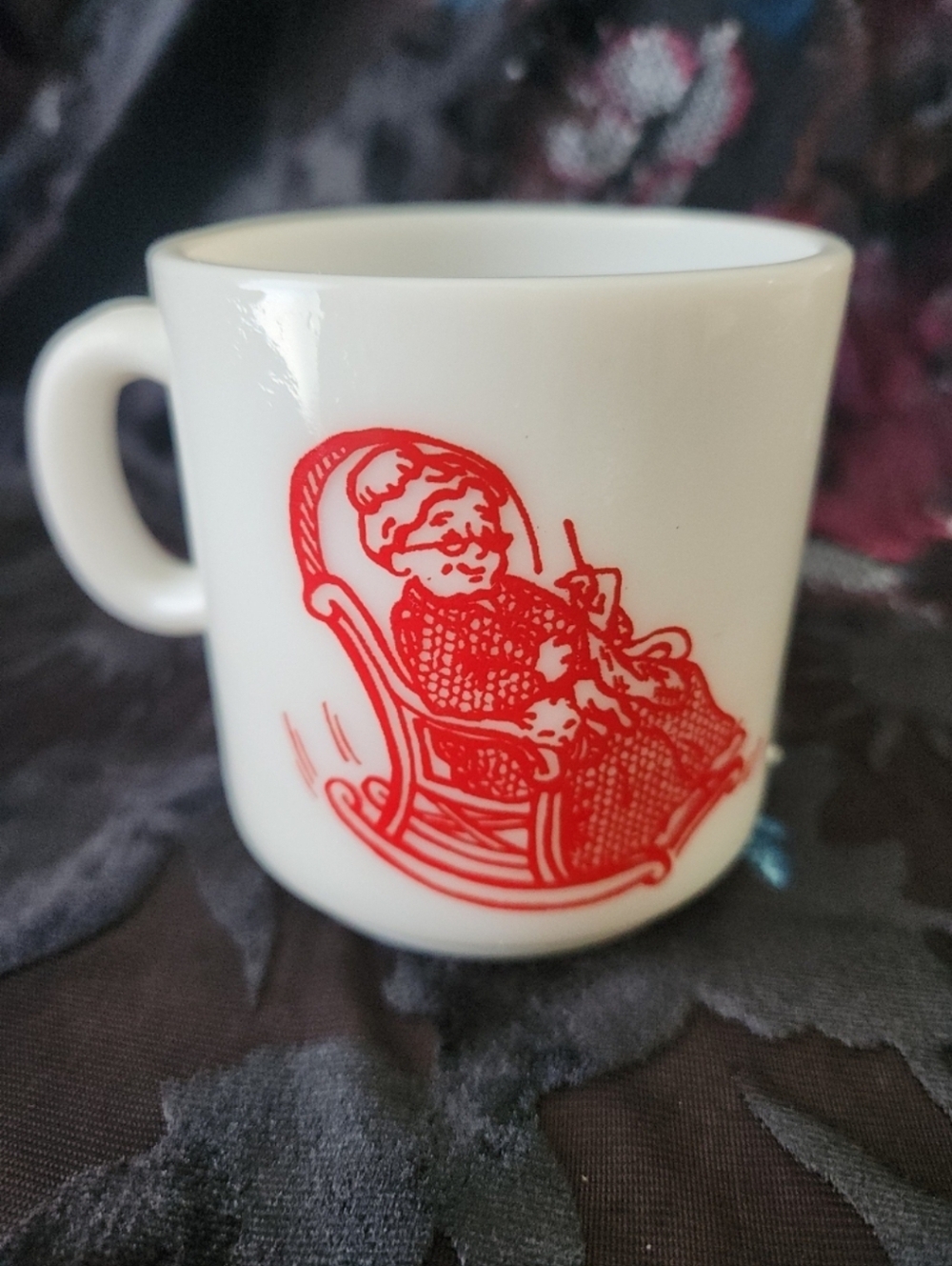 Vintage World Greatest Grandma Rocker White Red Milk Glass Coffee Mug Retro MCM